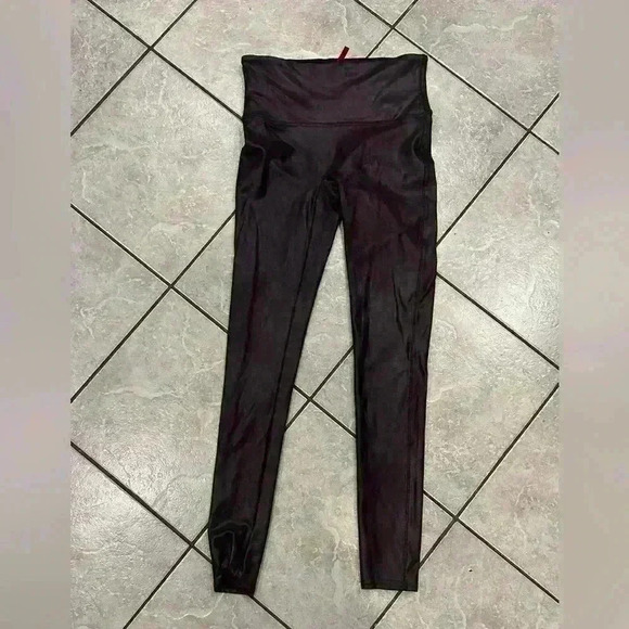 Spanx Faux Leather Burgundy Leggings Size Medium - Picture 1 of 4